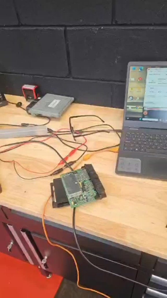 Reparación y clonación de centralita en el banco de electrónica de DPTuner